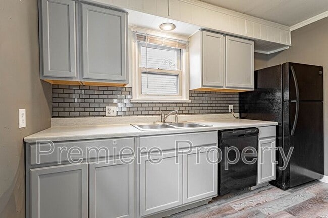 Building Photo - 1705 S Northern Blvd