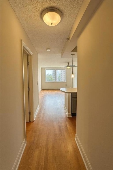 Foto del edificio - 2479 Peachtree Rd NE