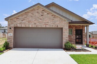 Building Photo - 8563 Blueberry Ash St