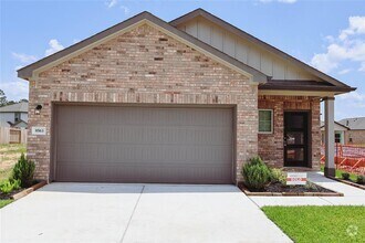 Building Photo - 8563 Blueberry Ash St