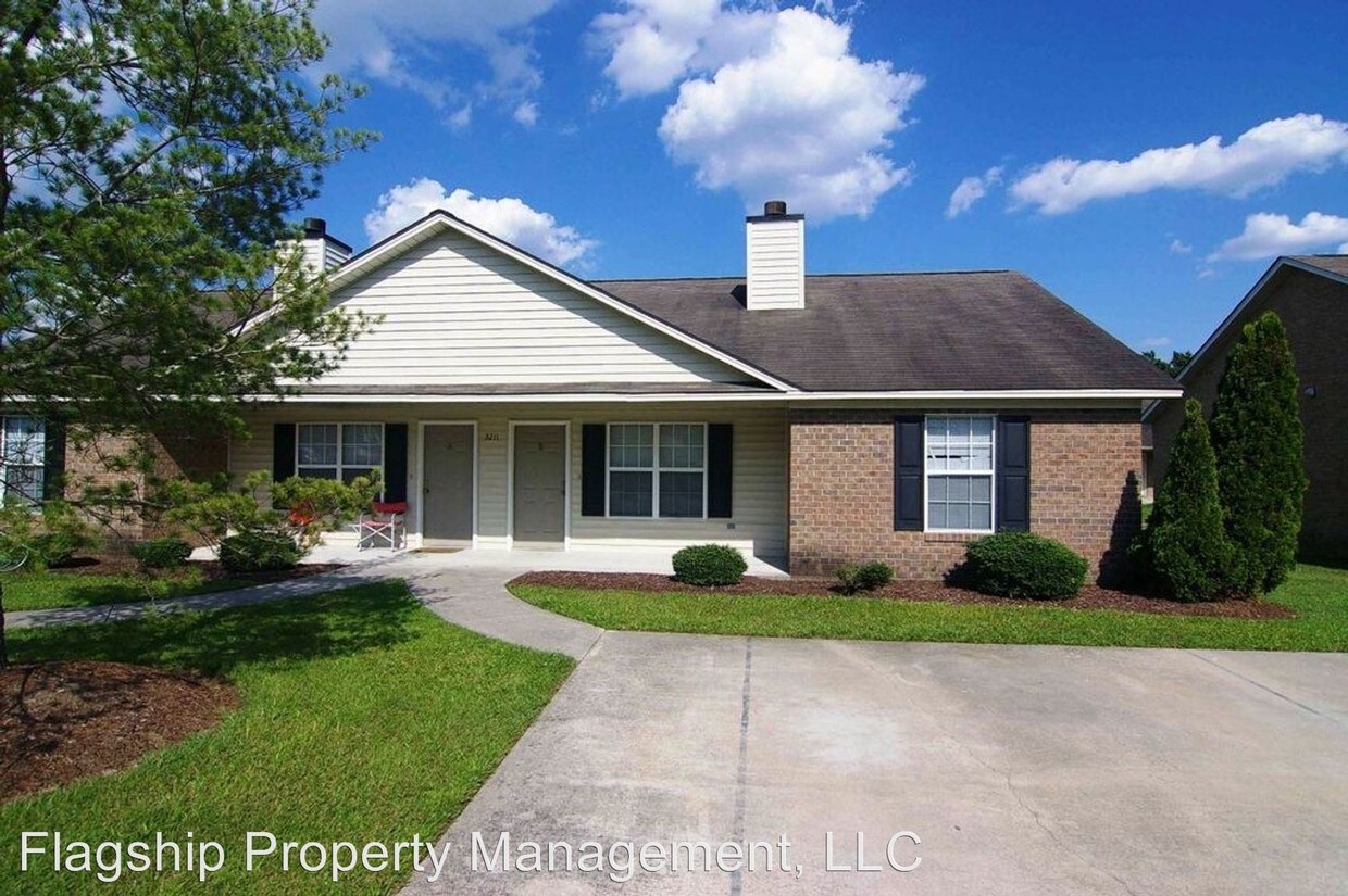 Primary Photo - 3211 Moseley Dr
