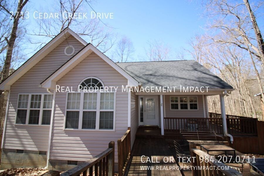 Primary Photo - 3 Bedroom 2 bath Tranquil Woodland Retreat...