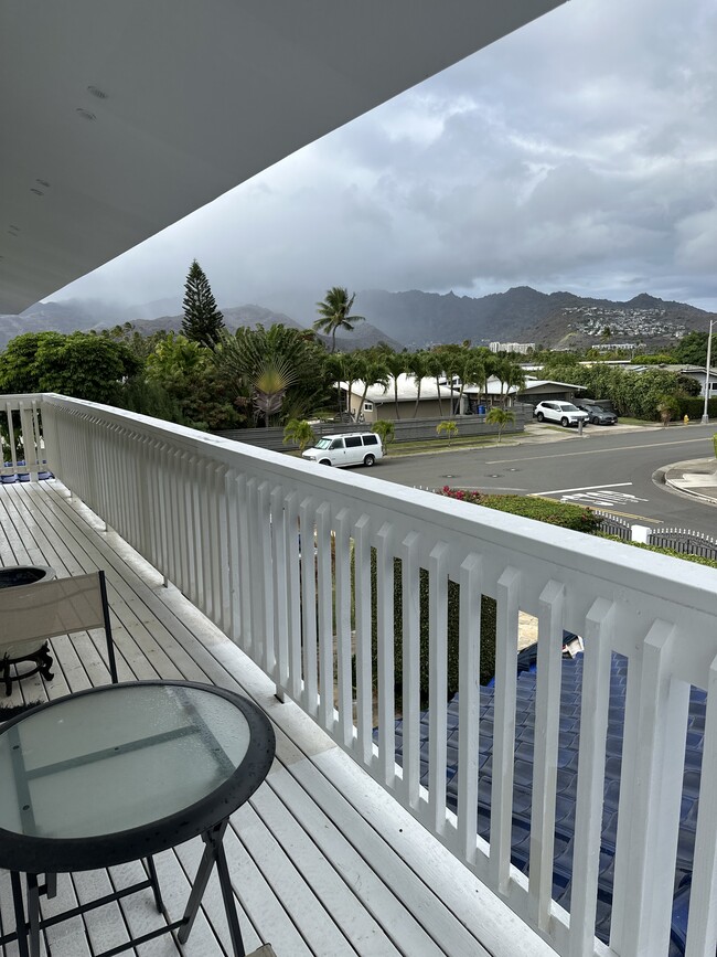 Huge Private Wrap around Deck. - 33 Nawiliwili St