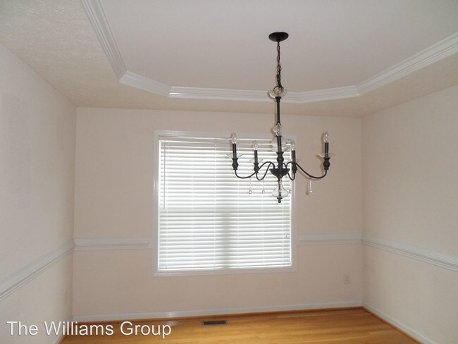 Building Photo - 3 br, 2.5 bath House - 4054 Beaubien Drive