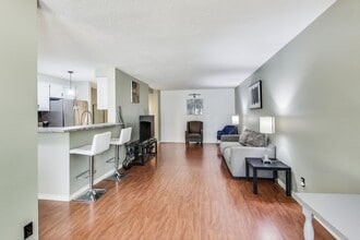 Building Photo - 10 Ajax St