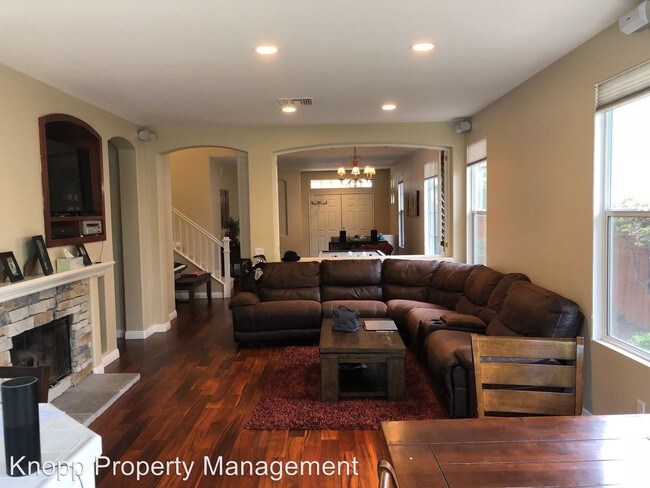 Building Photo - 4 br, 2.5 bath House - 1466 Turquoise Drive