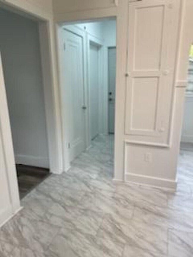 Foto del edificio - 215 N Woodlawn