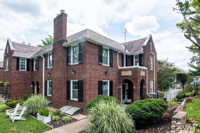 Building Photo - 1416 Ingraham St NW