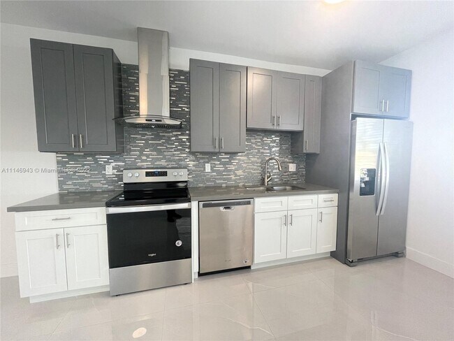 Foto del edificio - 3092 NW 27th St
