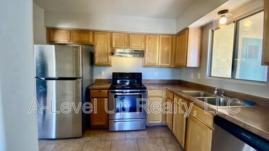 Building Photo - 208 E Yavapai Rd