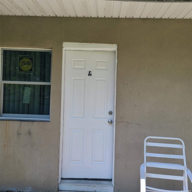 Building Photo - 118 Oak Ave