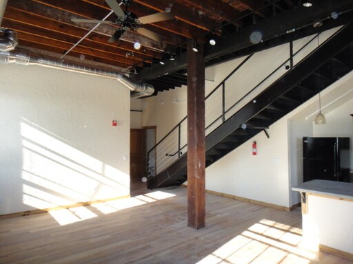 Building Photo - 323 N Patton Ave