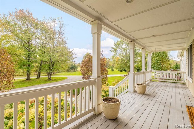 Foto del edificio - 5950 N Territorial Rd