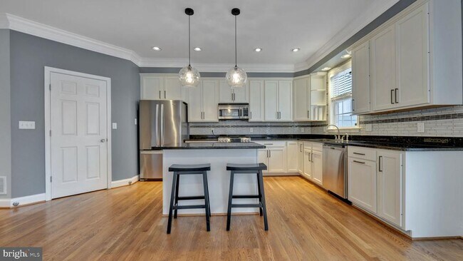 Foto del edificio - 1833 Drew St