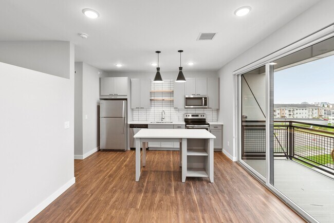 Foto del interior - Uptown & Main