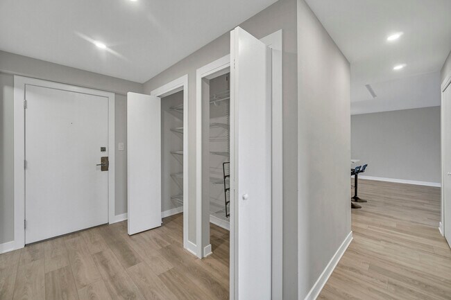 Foto del edificio - 350 Plum Creek Dr