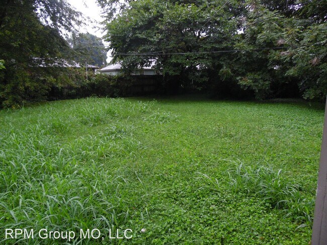 Building Photo - 3 br, 1.5 bath House - 2466 S. National