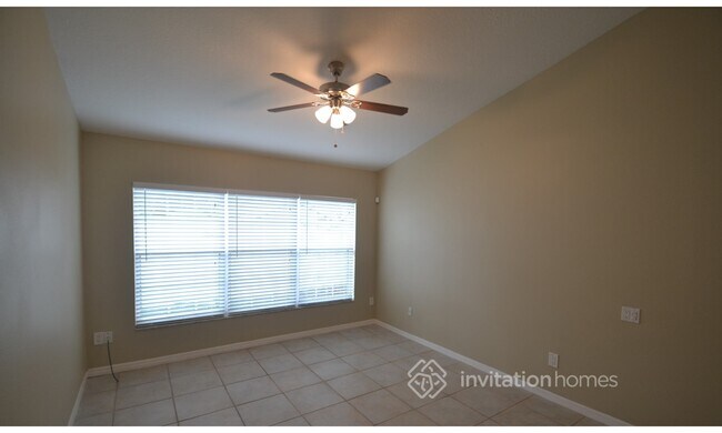 Building Photo - 829 W Charing Cross Cir