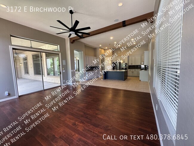 Foto del edificio - 3172 E Birchwood Pl