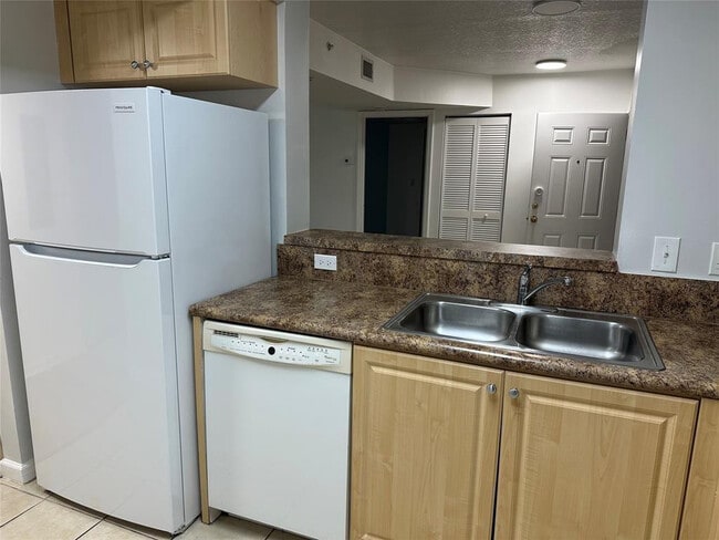 Foto del edificio - 529 E Sheridan St