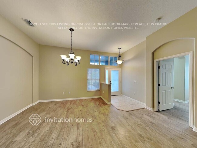 Building Photo - 12423 25th Ct E