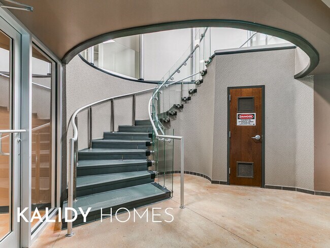 Foto del edificio - 5900 Mosteller Dr