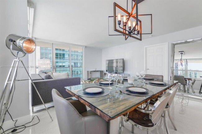 Foto del edificio - 1155 Brickell Bay Dr