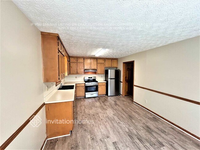Building Photo - 2252 Chateau Dr
