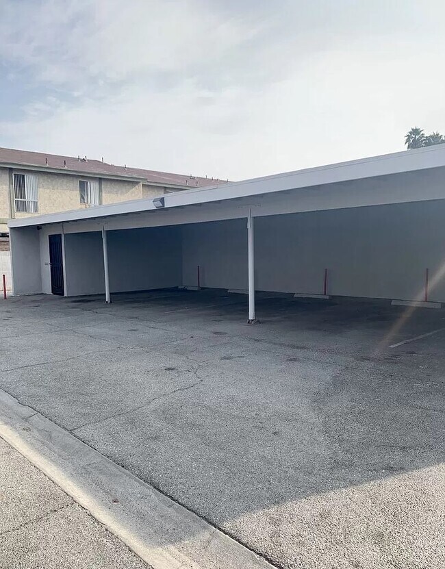Foto del edificio - 13788 Newland St