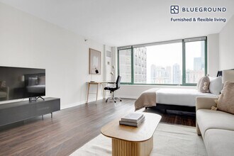 Building Photo - 420 E Ohio St