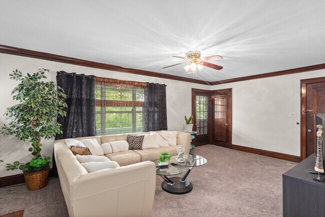 Foto del edificio - 2227 Brown Rd