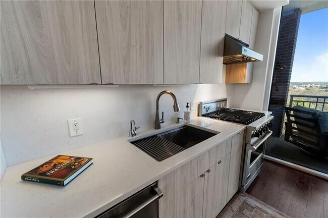Foto del edificio - 1820 Peachtree St NW