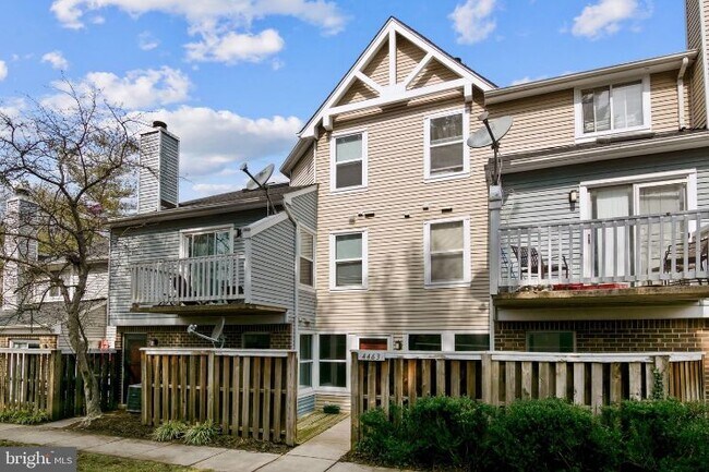 Foto del edificio - 4463 Pembrook Village Dr