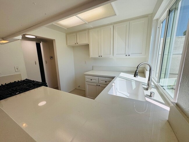 Building Photo - Your Dream Retreat Awaits in Nantucket Vil...