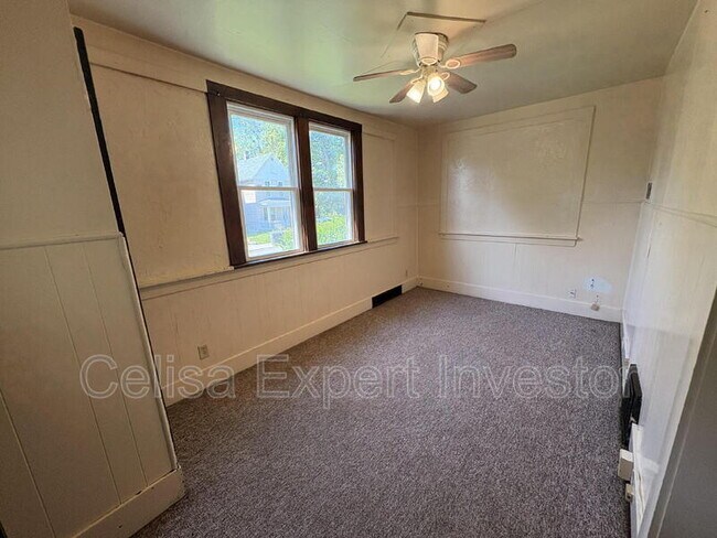 Foto del edificio - 239 E Woodland Ave