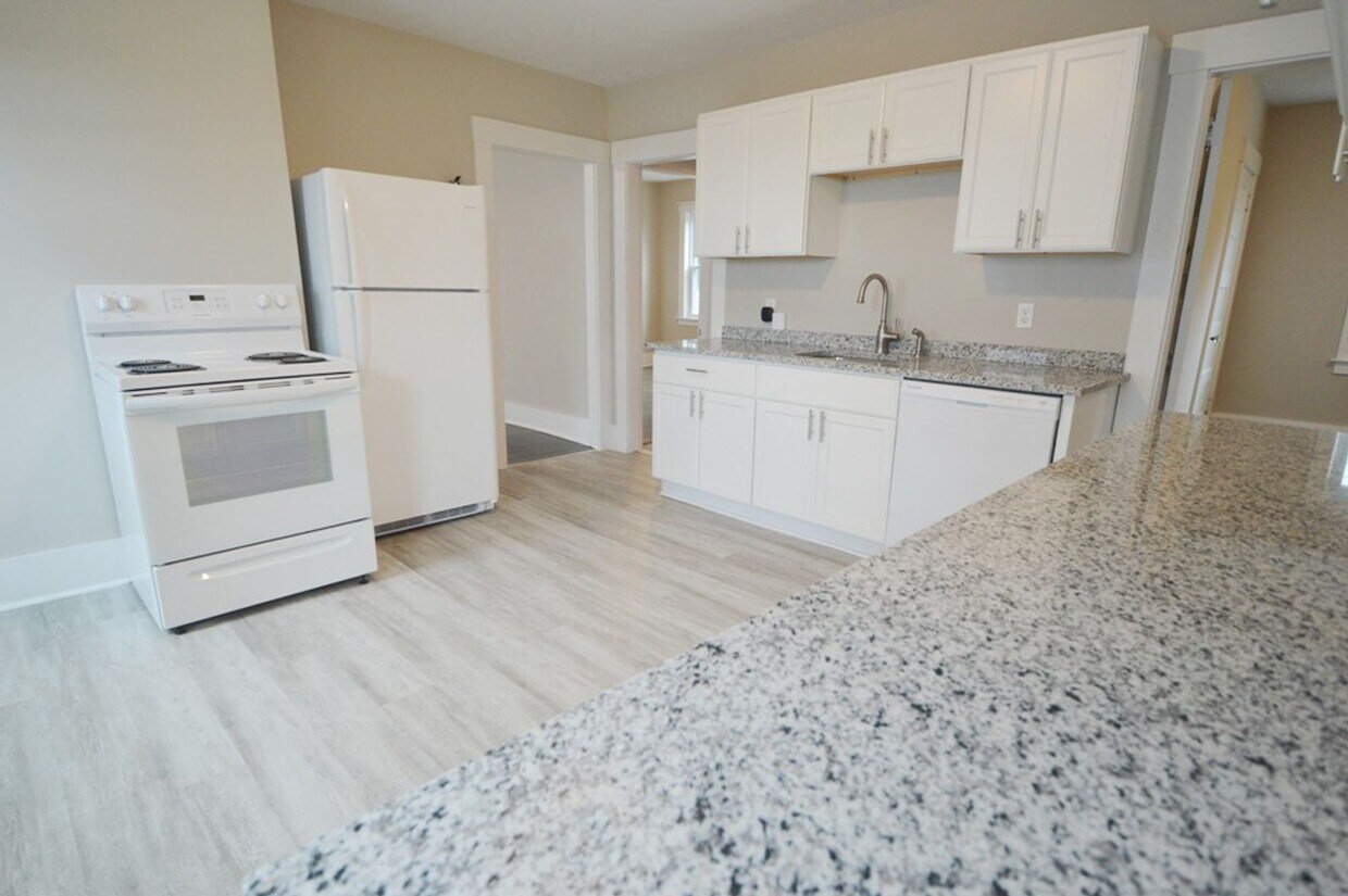 39 Cliff St Unit 39 Cliff Street 1, Fitchburg, MA 01420 Room for