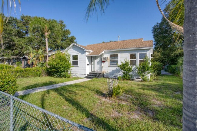 Photo - 1255 Melrose Ave S House