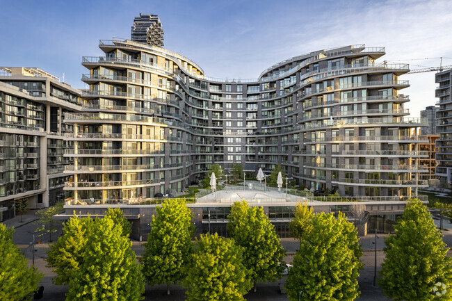 Photo du bâtiment - Aquavista at Bayside
