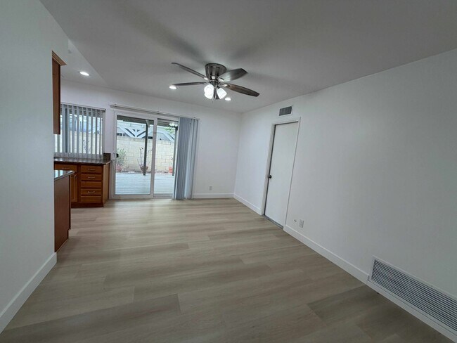 Foto del edificio - 632 Heather Ave