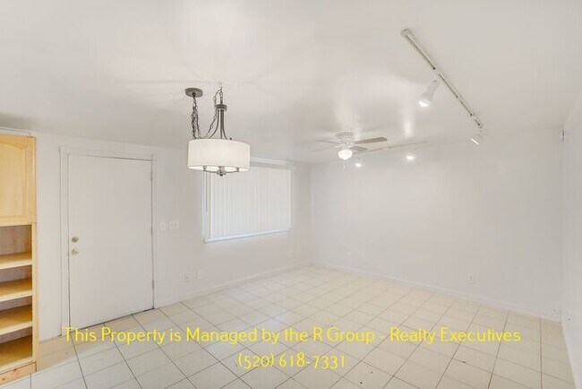 Building Photo - PENDING / RENTED