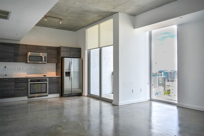 Foto del edificio - 151 SE 1st St