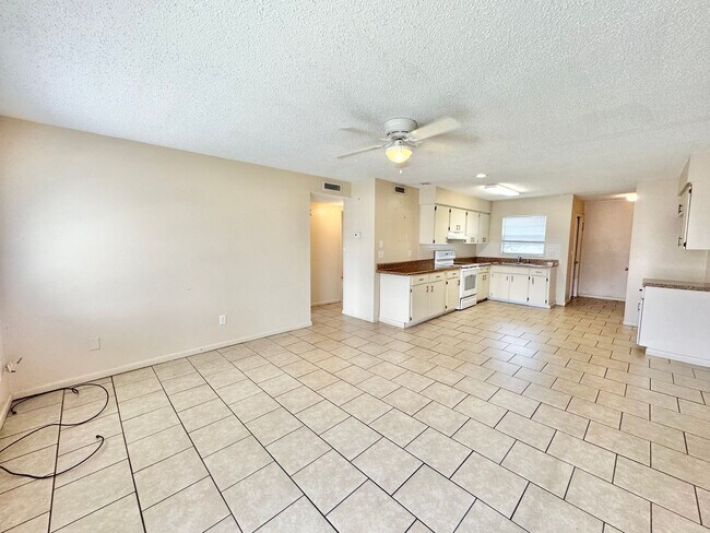 Foto del edificio - 2538-2540 Elm Ave