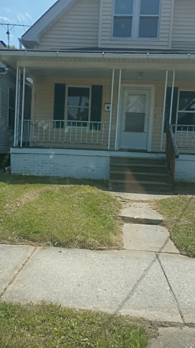 106 E Hudson St