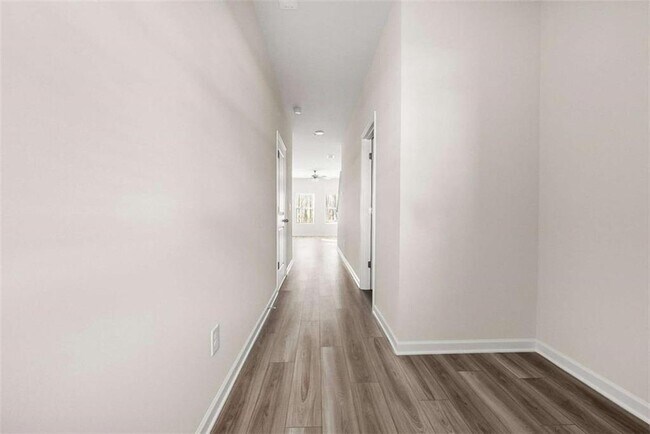 Foto del edificio - 1328 Riverstone Rd