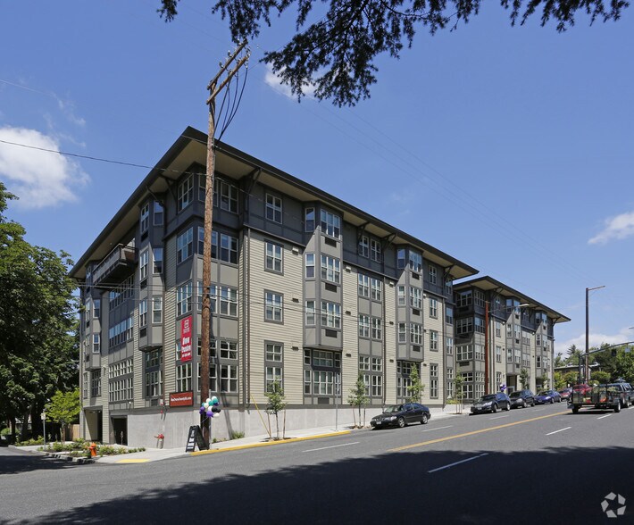 Hawthorne TwentySix Rentals Portland, OR