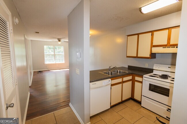 Building Photo - 222 Lanier Dr