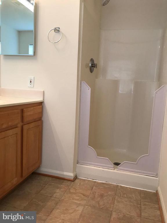 Foto del edificio - 411 Independence Dr