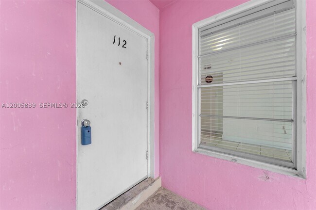 Foto del edificio - 7560 SW 82nd St