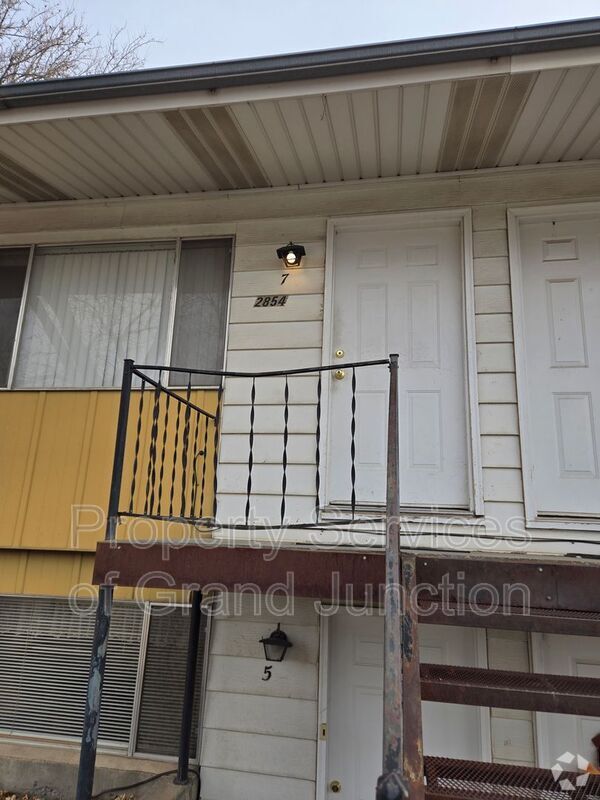 Building Photo - 2854 Elm Cir