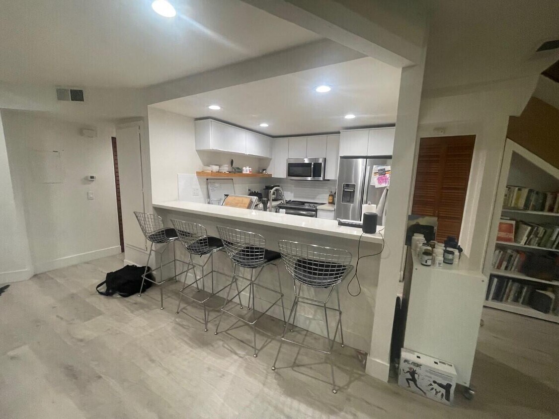 2745 Pine Creek Cir, Fullerton, CA 92835 Condo for Rent in Fullerton, CA